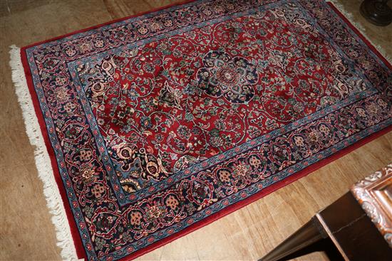 Red & blue ground rug(-)